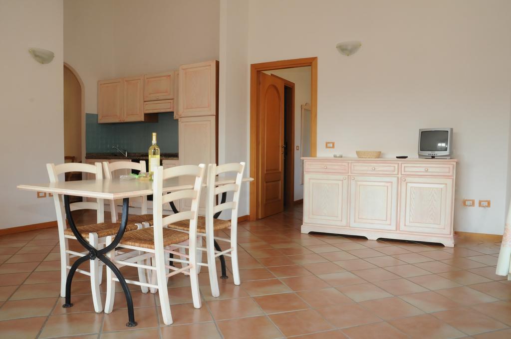 Apartamento Il Borgo Di Punta Marana Golfo Aranci Exterior foto